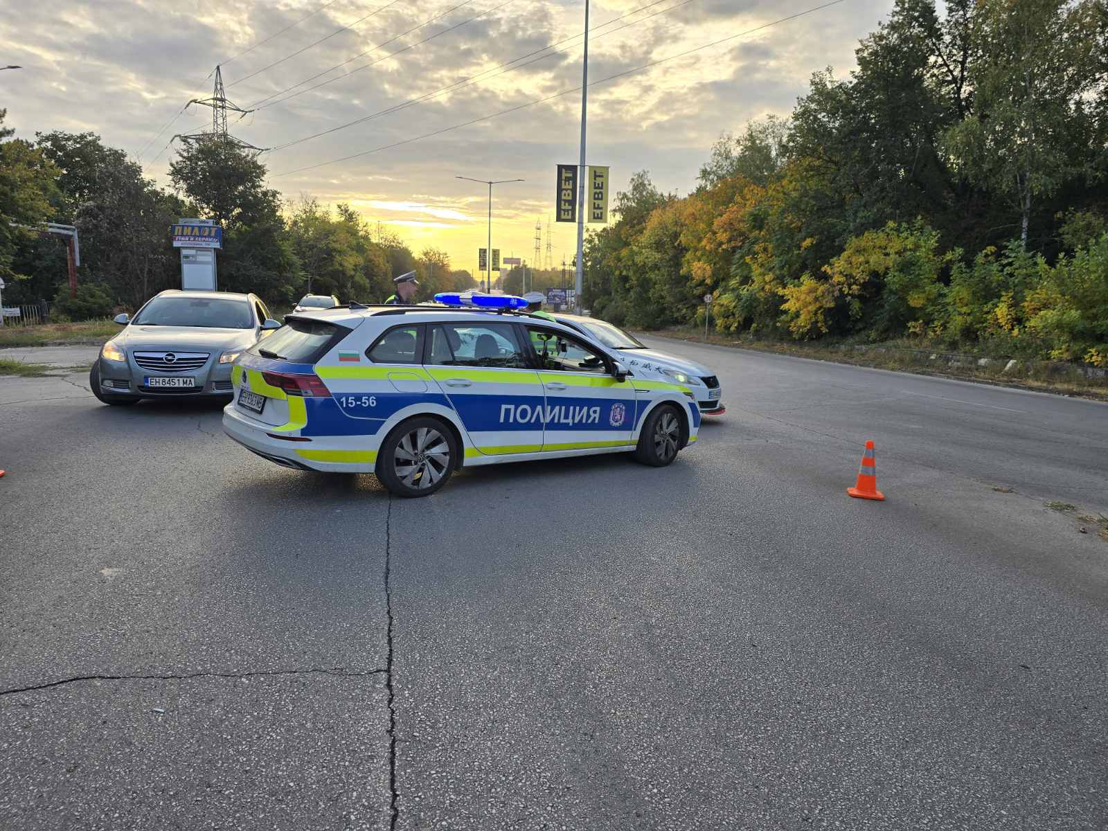 Четири жертви при челен сблъсък между два автомобила край Плевен