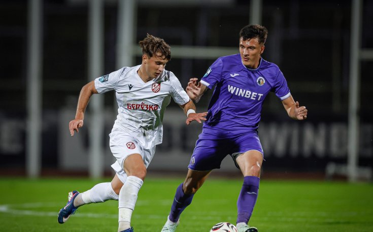 НА ЖИВО: Етър 0:0 Фратрия, втората част стартира