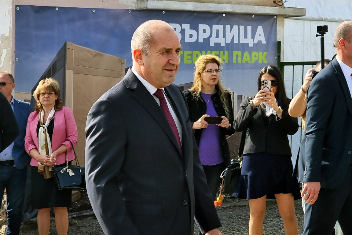 Радев е категоричен - България няма да участва в новия заем за Украйна