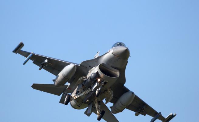 България вдигна F-16, МиГ-29, Су-25 и L-39 над Черно море