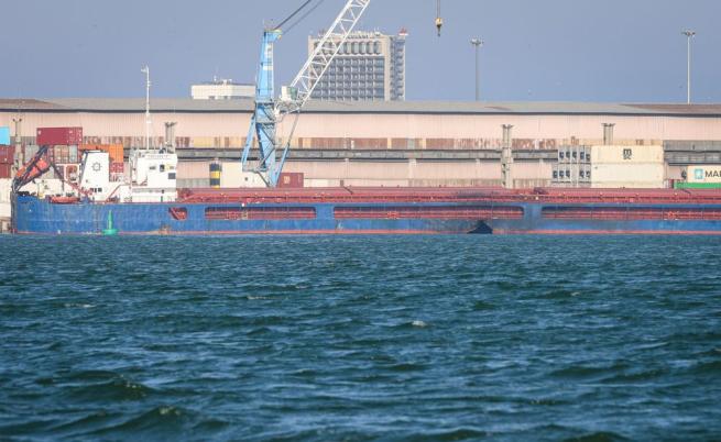 Разпитаха моряците от „Челси 3“, изглежда, че отломките не са от кораба