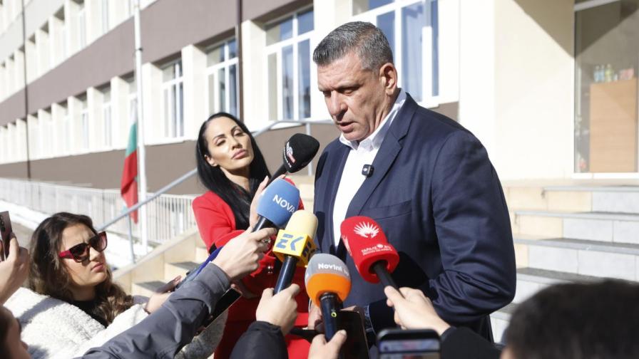 В СНИМКИ: Кандидатите за президент и...