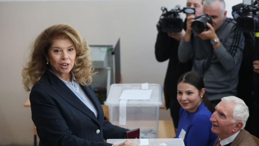 В СНИМКИ: Кандидатите за президент и...