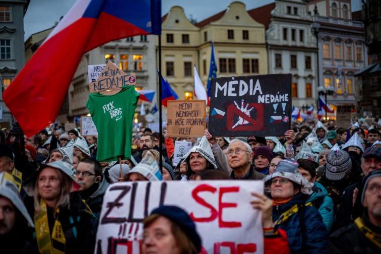 Протестиращи опитаха да нахлуят в парламента в Чехия