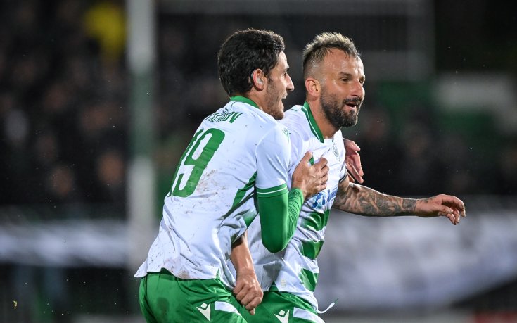 НА ЖИВО: Черно море - Септември София 2:0, играта е подновена след факлите