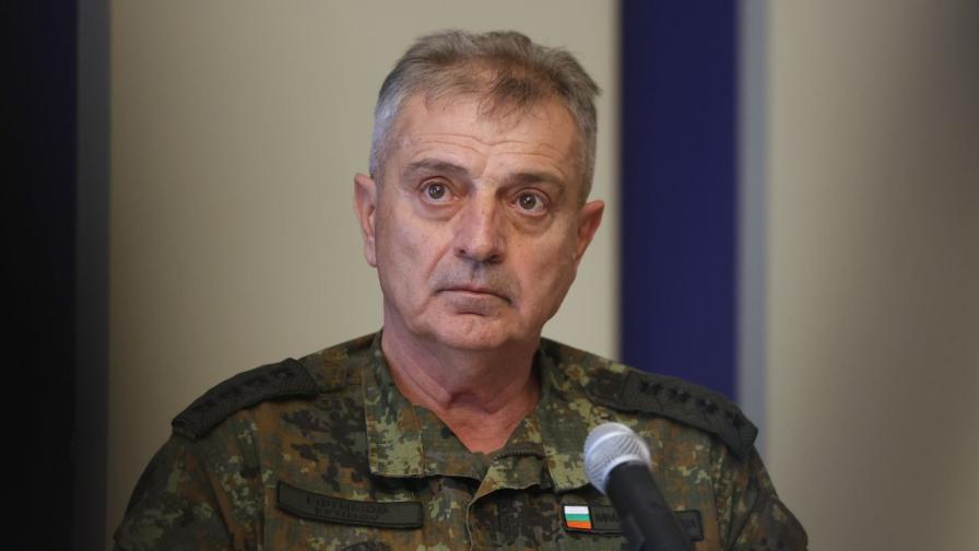 МС предлага адмирал Емил Ефтимов да бъде освободен от длъжността началник на отбраната на 2 януари
