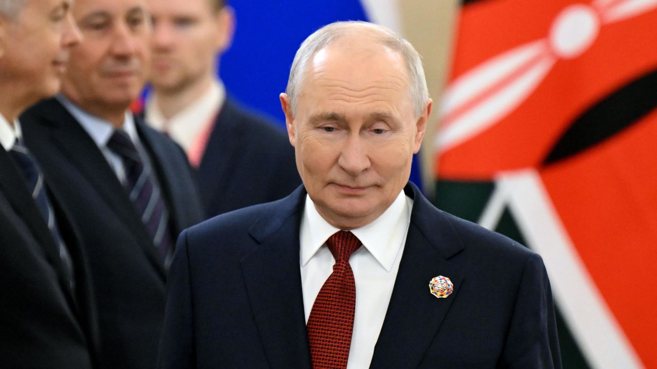 „Как да дресираш своя Тръмп“: Трите стъпки, с които Путин манипулира Белия дом