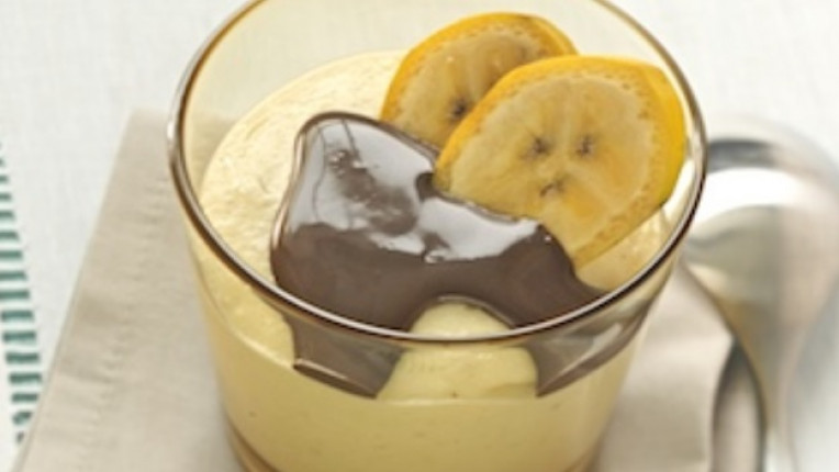 бананов мус крем готварска сметана желатин кондензирано мляко десерт хладилник