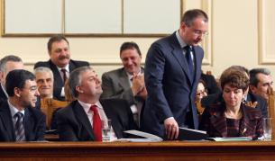 Правителството трябва да свие до минимум държавните разходи.