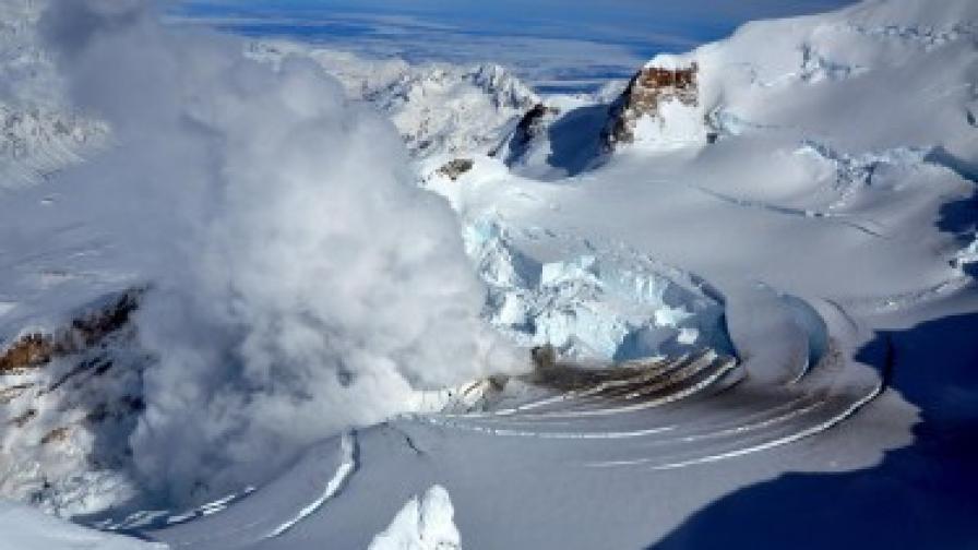 Изригна един от най-големите вулкани в Аляска