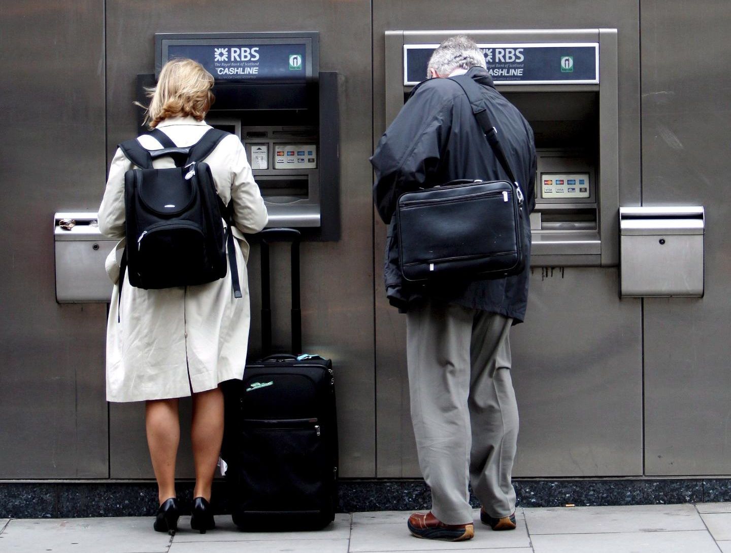 Официално: Парите са наркотик