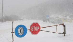 През зимата най-често пътят през прохода Шипка е затворен