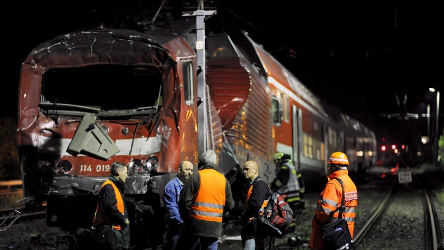 24 ранени при влакова катастрофа в Германия