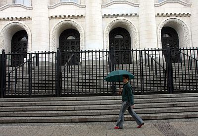 Хората на Баретата остават в ареста