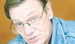 Популярните хороскопи на Емил Лещански се публикуват във в. Стандарт