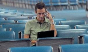 ЕП прие тавана за цените на есемесите и мобилния интернет