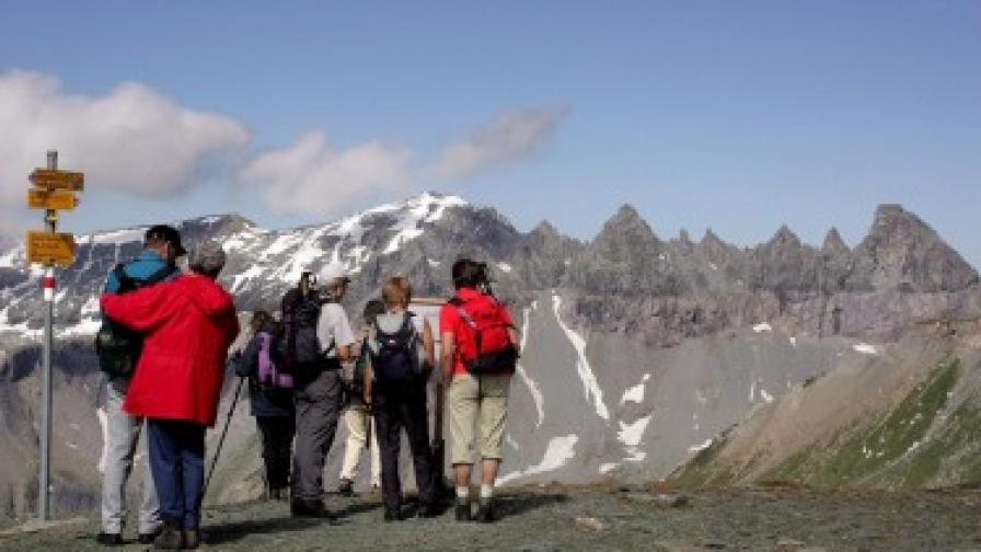 Ето облекло, подходящо за разходки из швейцарските Алпи.