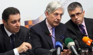 Председателят на РЗС Яне Янев, Джефри ван Орден и Димитър Абаджиев - водач на партийната листа с еврокандидати