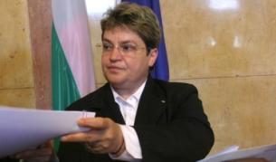 Казусът с двете деца от Асеновград клати стола на Тачева