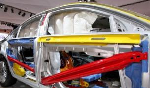 Повечето от автомобилните компании работят сериозно върху подобряването на пасивната сигурност на колите си