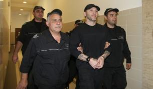 Арестантът влезе и излезе от съдебната зала усмихнат