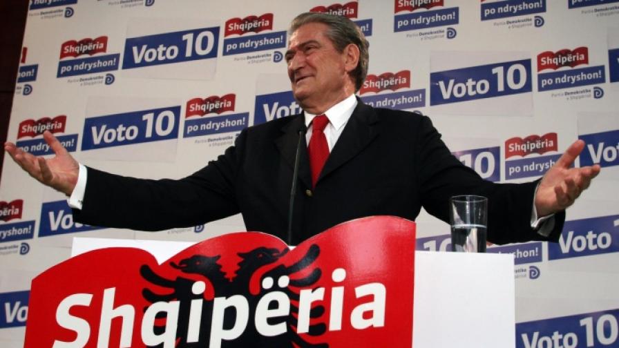 Бериша печели изборите в Албания