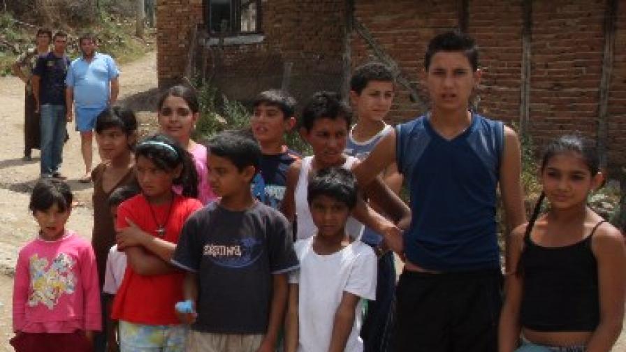 Някой платил сметките за вода на роми в Пазарджик 
