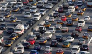 Китайски метод: летящи тухли борят пътни нарушения