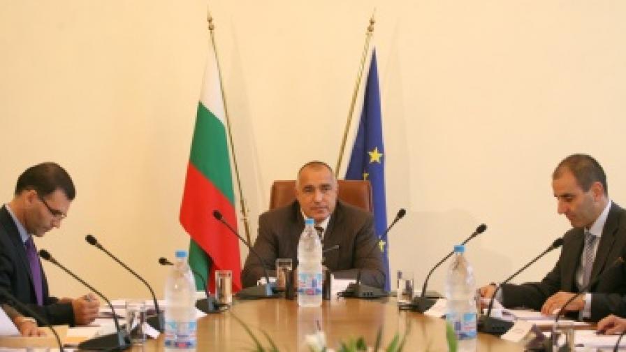 Премиерът Борисов заедно с двамата си вице-премиери Симеон Дянков и Цветан Цветанов