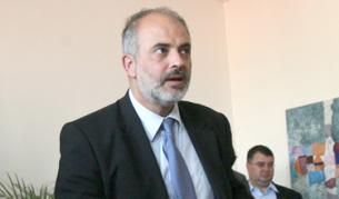 Тотю Младенов