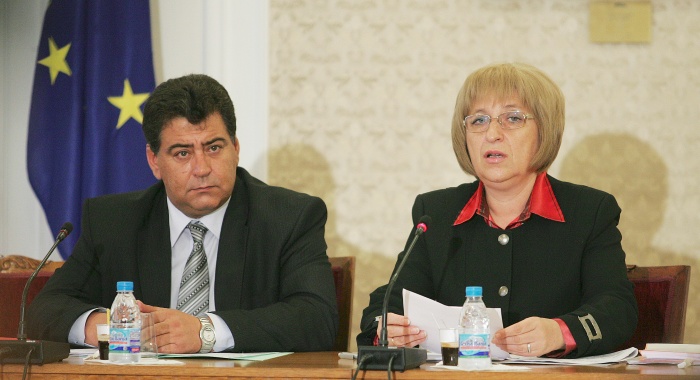 Неестествено скъпи компютри - и в парламента