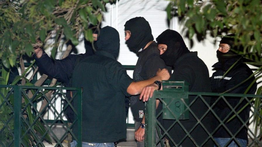 Гърция: Разкрито гнездо на терористи