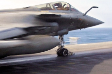 Два френски изтребителя се сблъскаха над Средиземно море