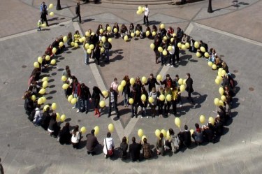 "Фейсбук" мери щастието