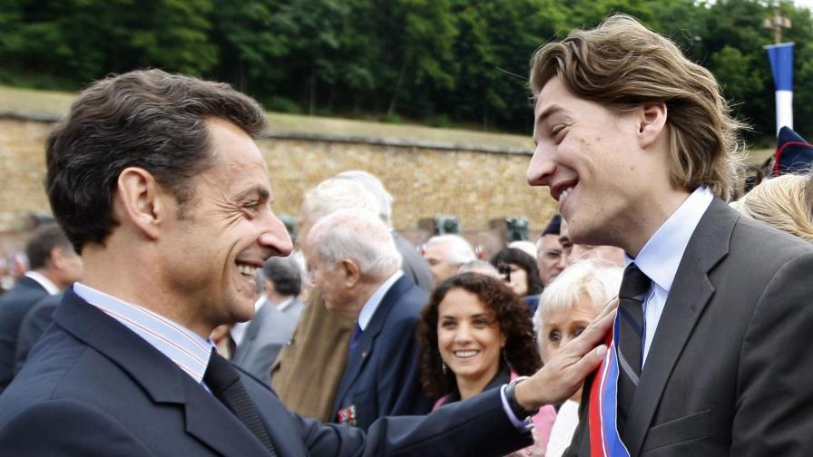 Баща и син Саркози