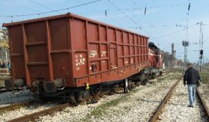 Транспортният министър каза днес, че БДЖ и "Железопътна инфраструктура" са доведени до фалит заради разхищения