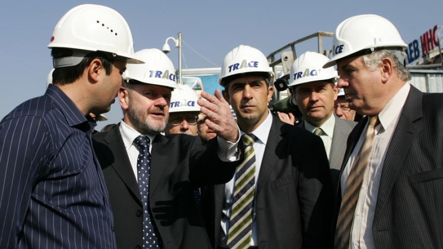 Павел Самецки, еврокомисар по регионална политика (вторият отляво) видя как върви строителството на втория лъч на софийското метро.