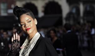 След като се възстанови от инцидента, Риана смени прическата си