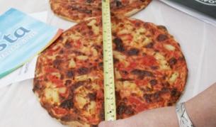 Финансовият министър Симеон Дянков сравни бюджет 2010 с малка постна пица