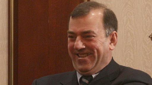  Стоян Александров беше министър на финансите в държавното управление на Движение за права и свободи с министър председател Любен Беров 