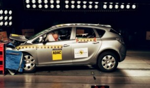 Новият "Опел Астра" по време на теста