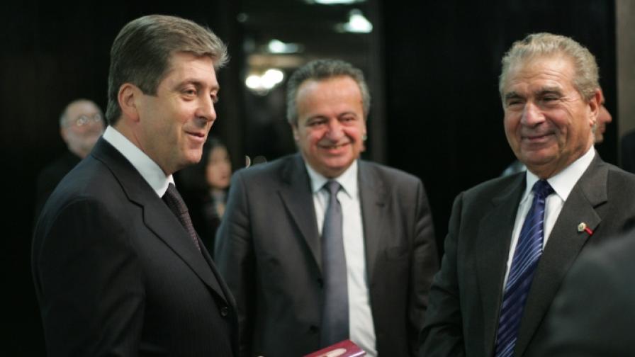 Президентът Георги Първанов и проф. Михаел Бар-Зоар при представянето на книгата