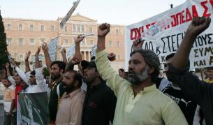 Имигранти протестират в Атина срещу правителствената политика (фотография от юли 2009 г.)