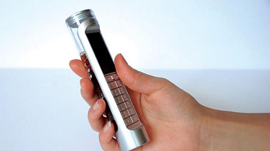 Телефон с батерия на кока-кола