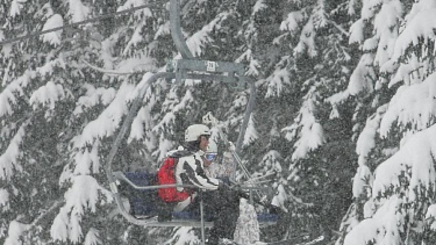 Туроператори предлагат незаконни ски спускания 