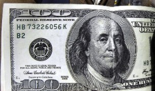 Финансисти: Доларът ще поскъпва