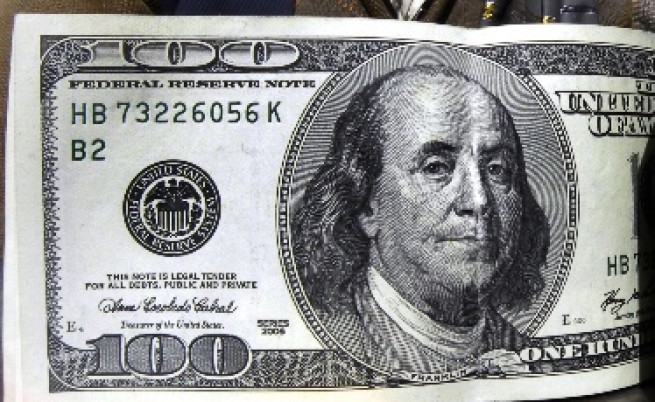 Финансисти: Доларът ще поскъпва