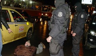 Задържани са четирима, повечето са криминално проявени