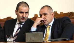 Цветан Цветанов и Бойко Борисов по време на парламентарния контрол днес