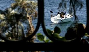 Магнати и звезди се юрнали да купуват за гръцки острови  